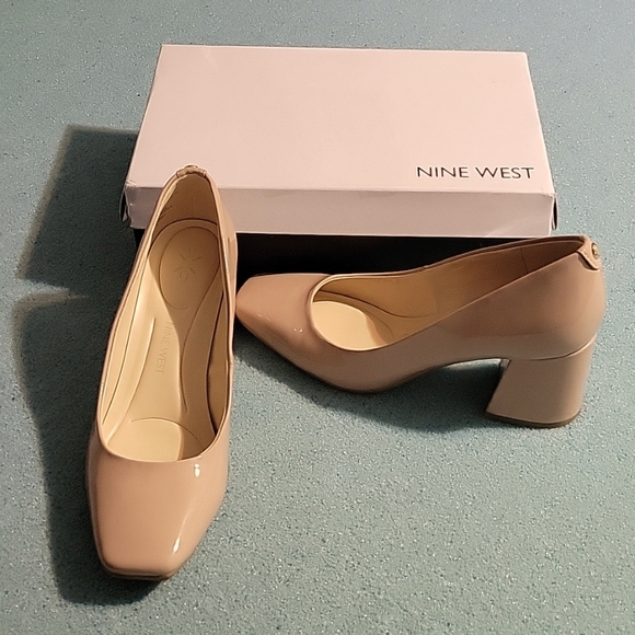 Nine West Nude Pumps - Fit Big - Picture 1 of 4